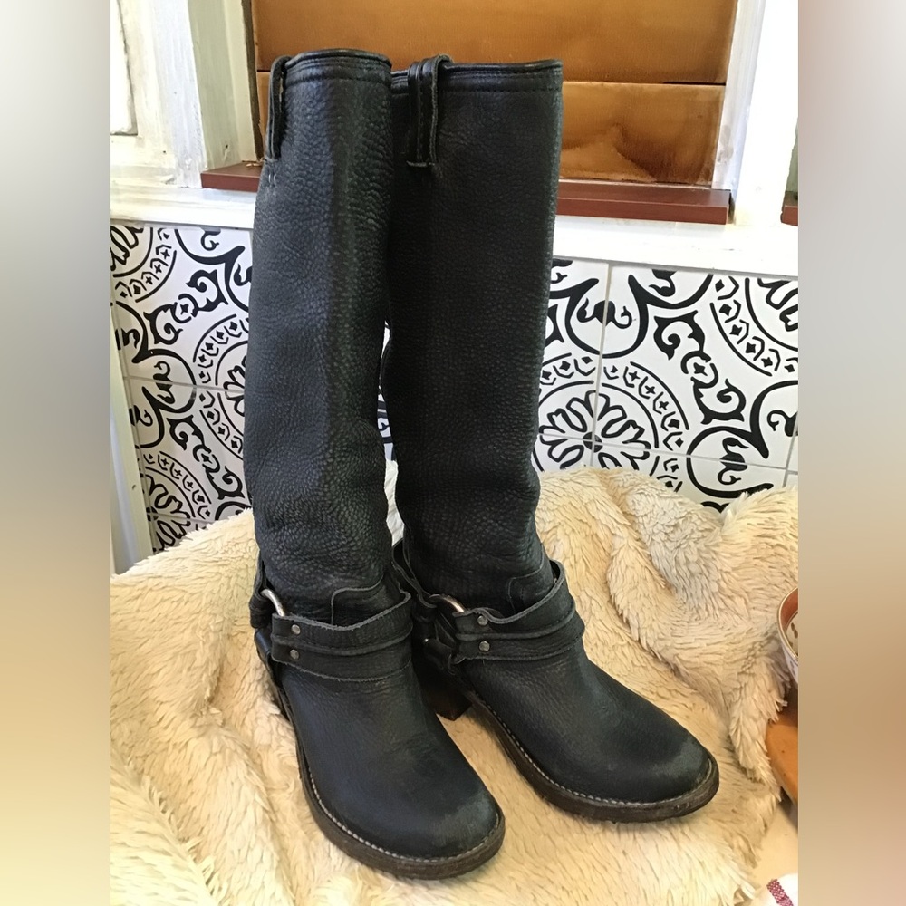 Frye tall pebbled leather Harness  distressed tall boots sz 6 1/2B